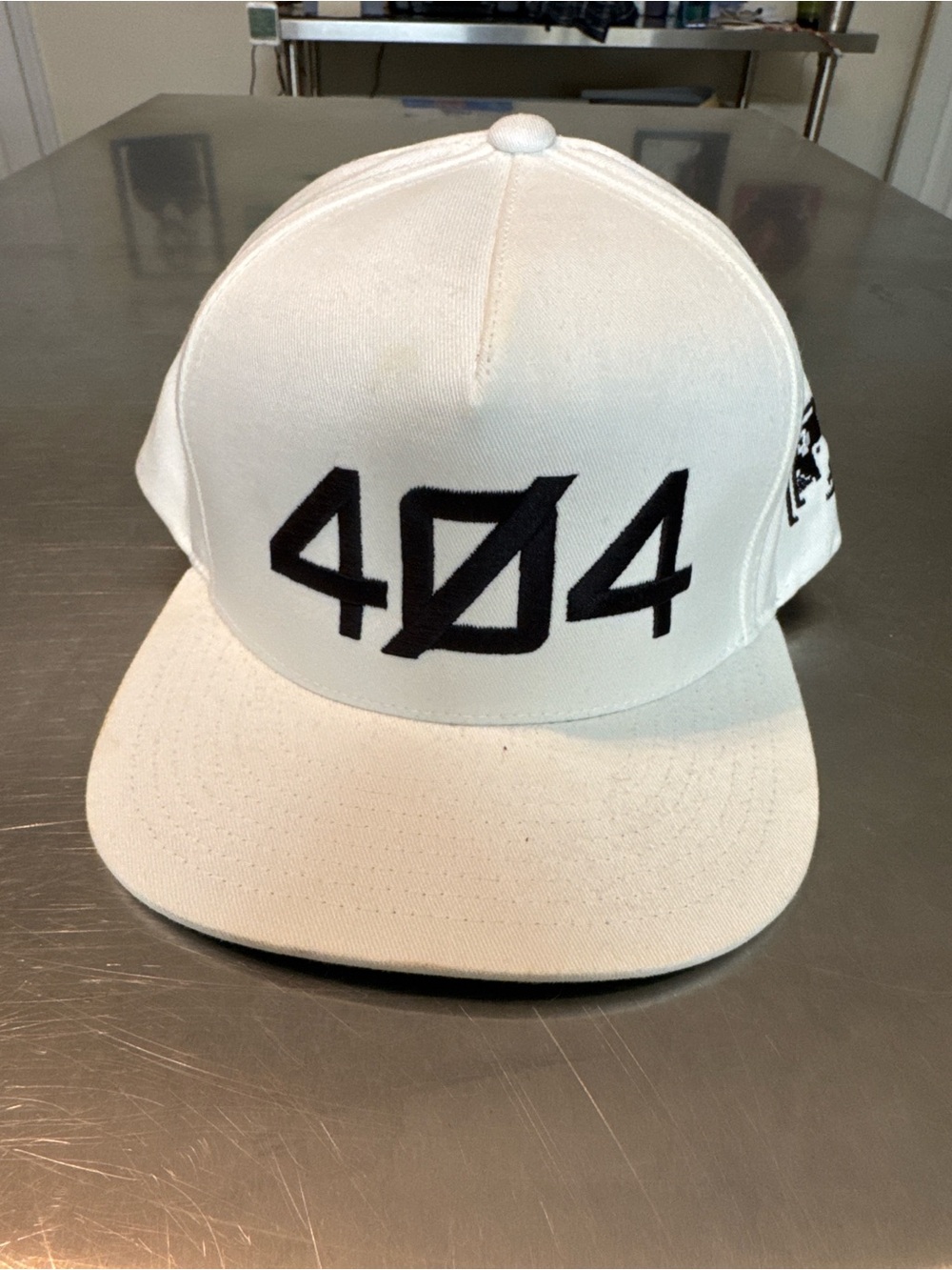 White 404 Embroidered Snapback Hat